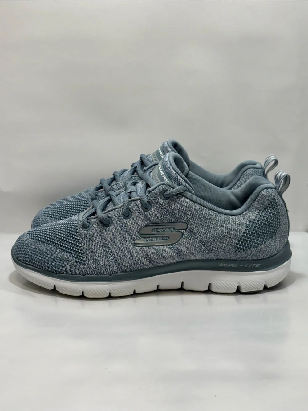 Skechers Air Cooled Memory Foam Blue Women's Size 8 Light Weight Sneakers 12756